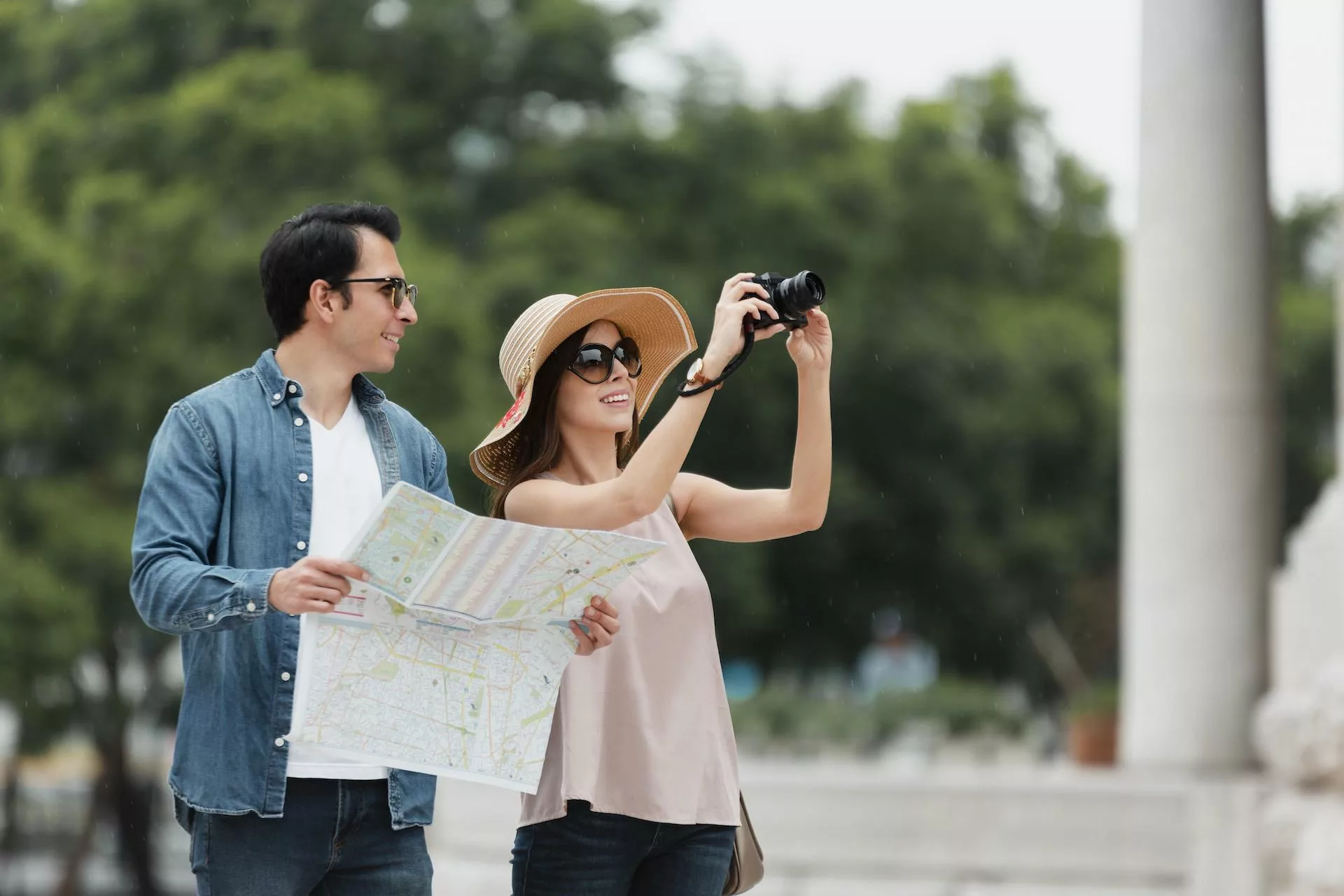 couple travelling